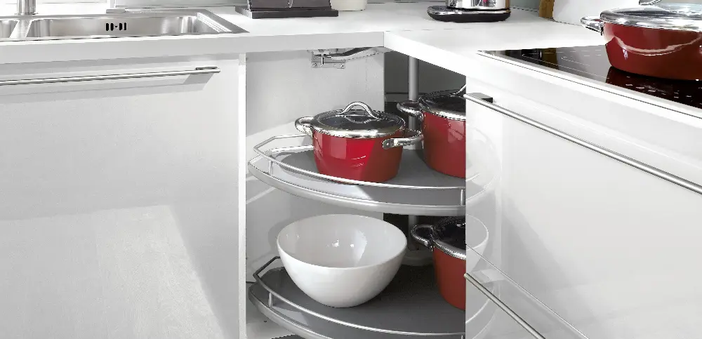 Corner cabinet with carousell pull-out Corner cabinet with carousell pull-out