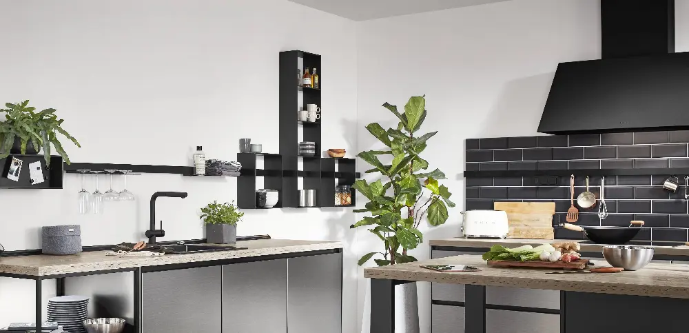 Open Kitchen with good sink placement Open Kitchen with good sink placement